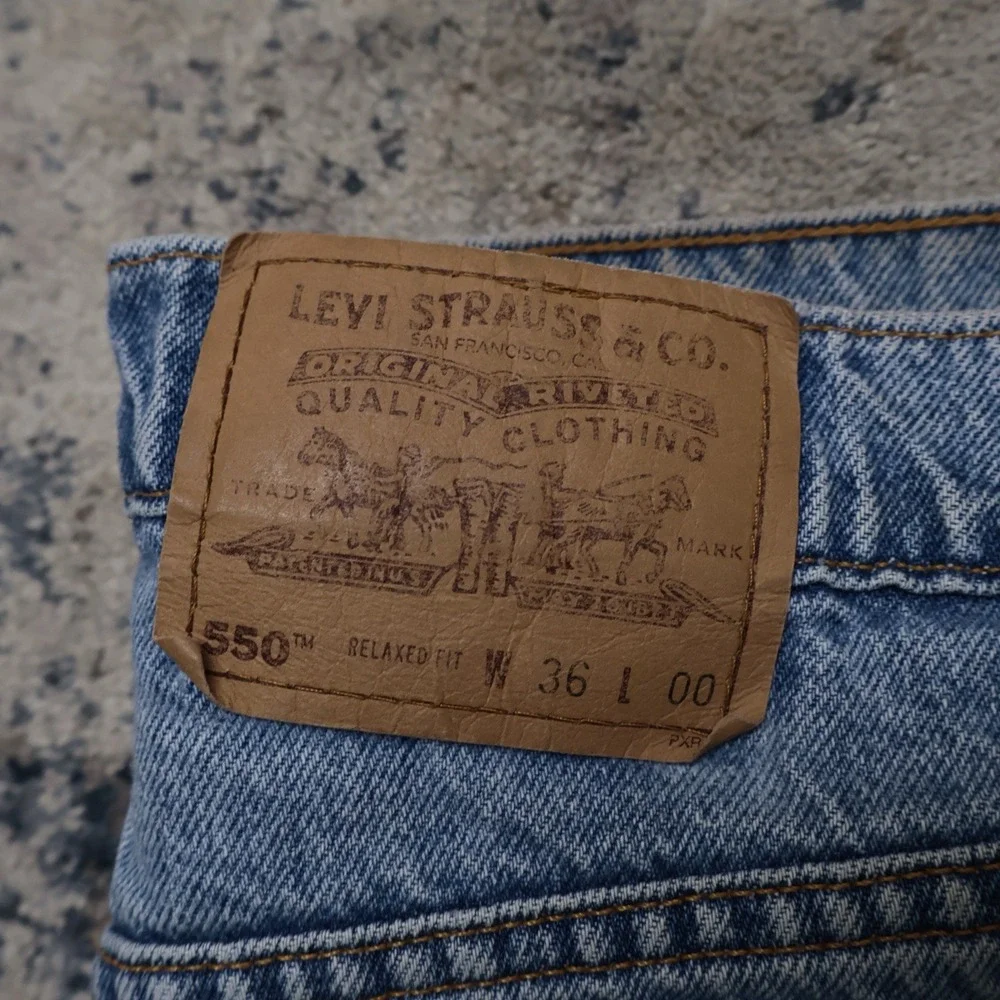 Vintage Levi's 550 Denim Shorts Mens 36 Light Wash Orange Tab Relaxed Fit Baggy